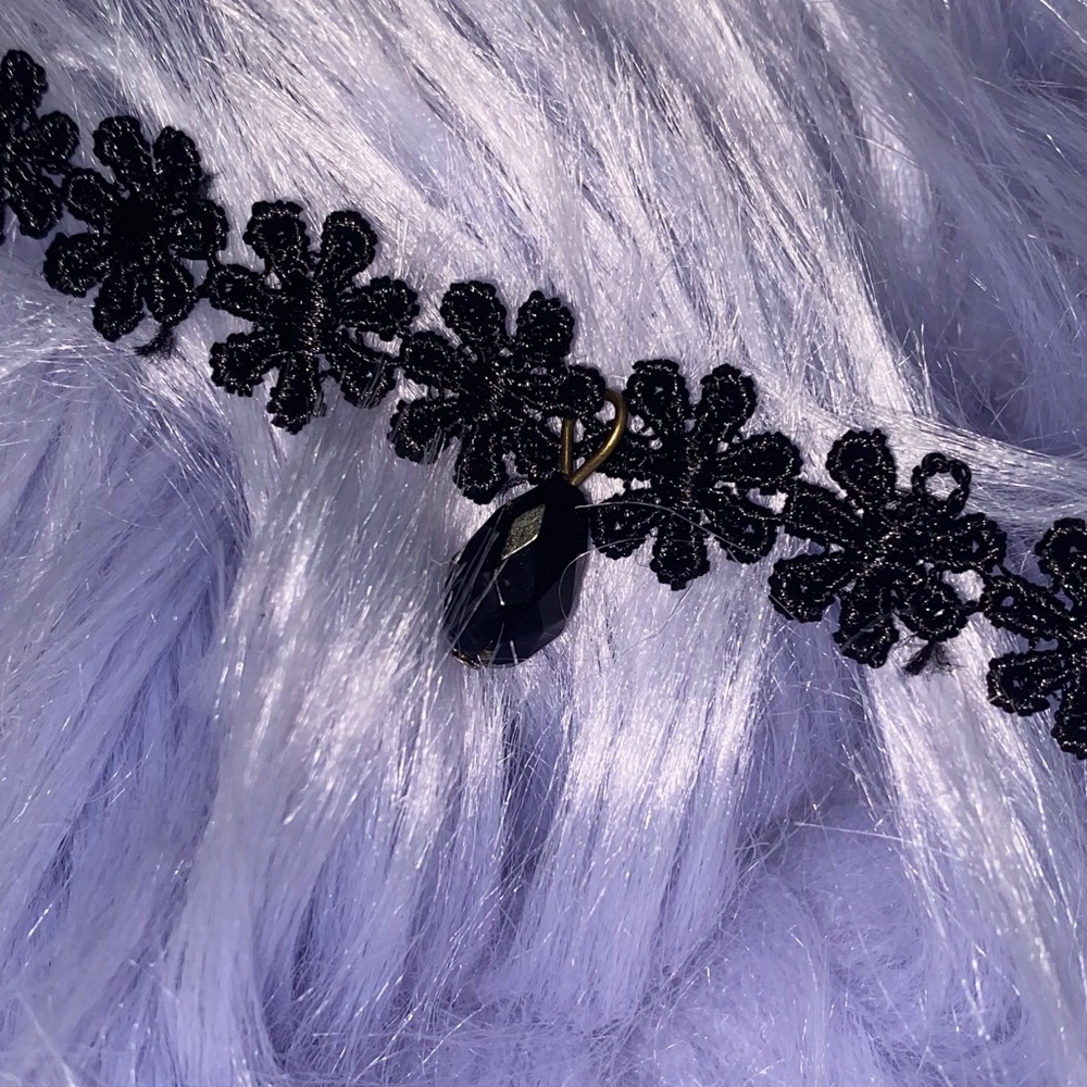 Vintage Black Floral Choker - Picture 3 of 4